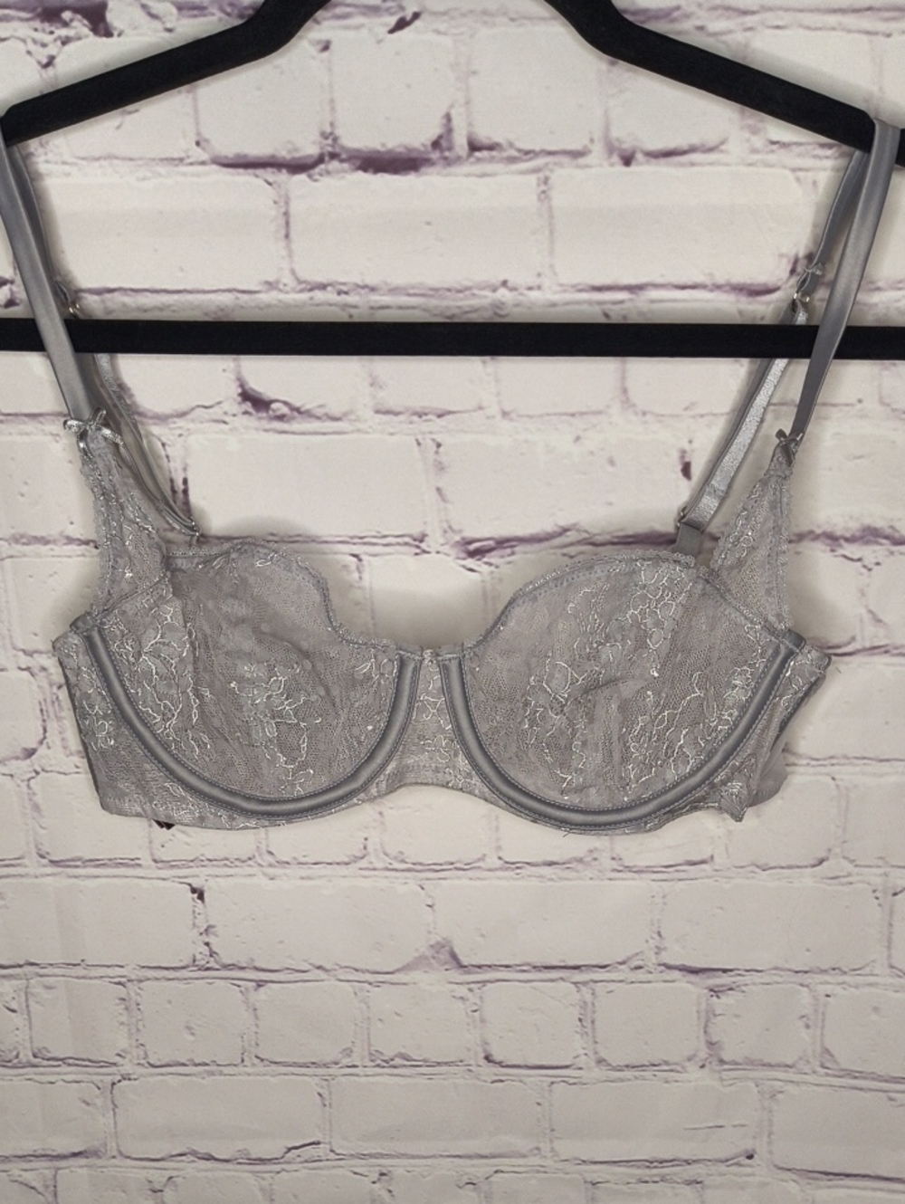 Victoria's Secret Silver Lace Underwire Balconette Bra Bows On Strap Size 34B AE